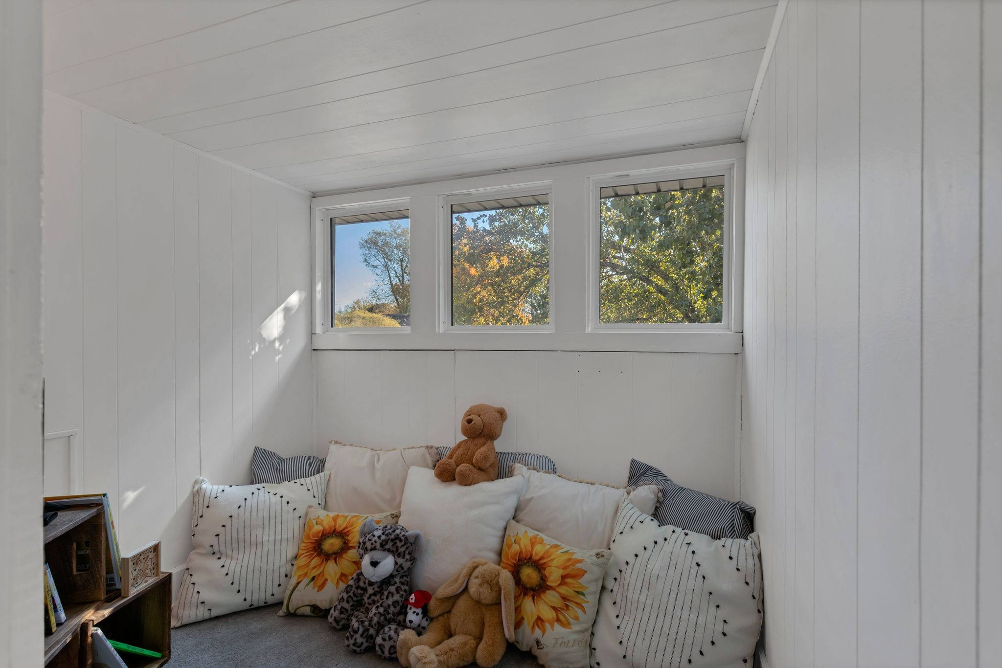 105 3rd Avenue Columbia, TN 38401 - Photo 21 of 21 a bed room with furniture and a window