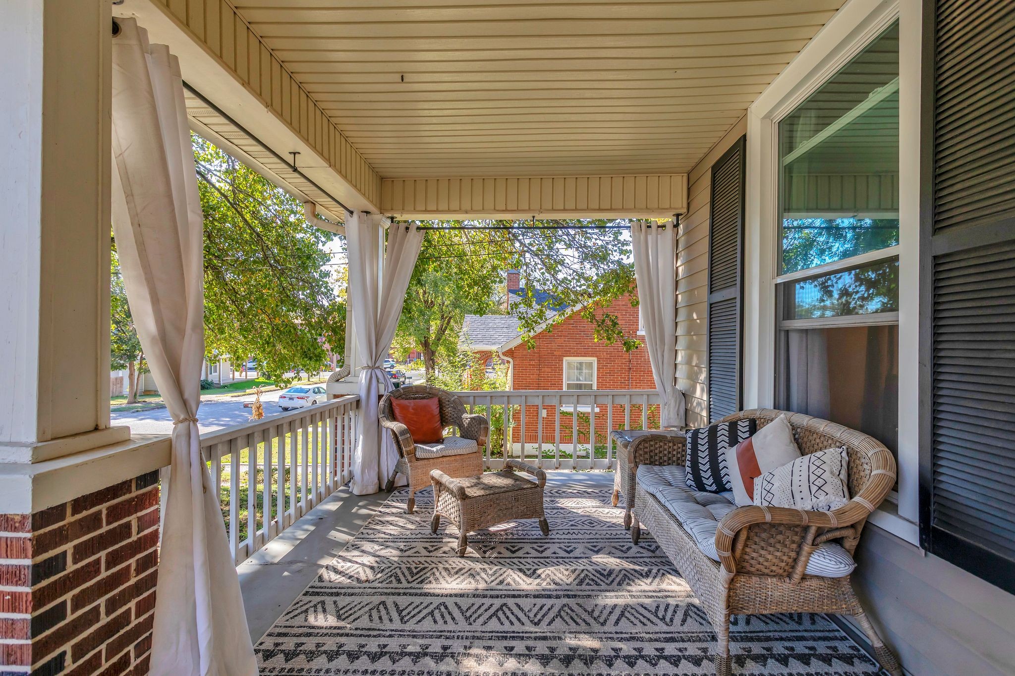 105 3rd Avenue Columbia, TN 38401 - Photo 4 of 21 a living room with furniture and a floor to ceiling window