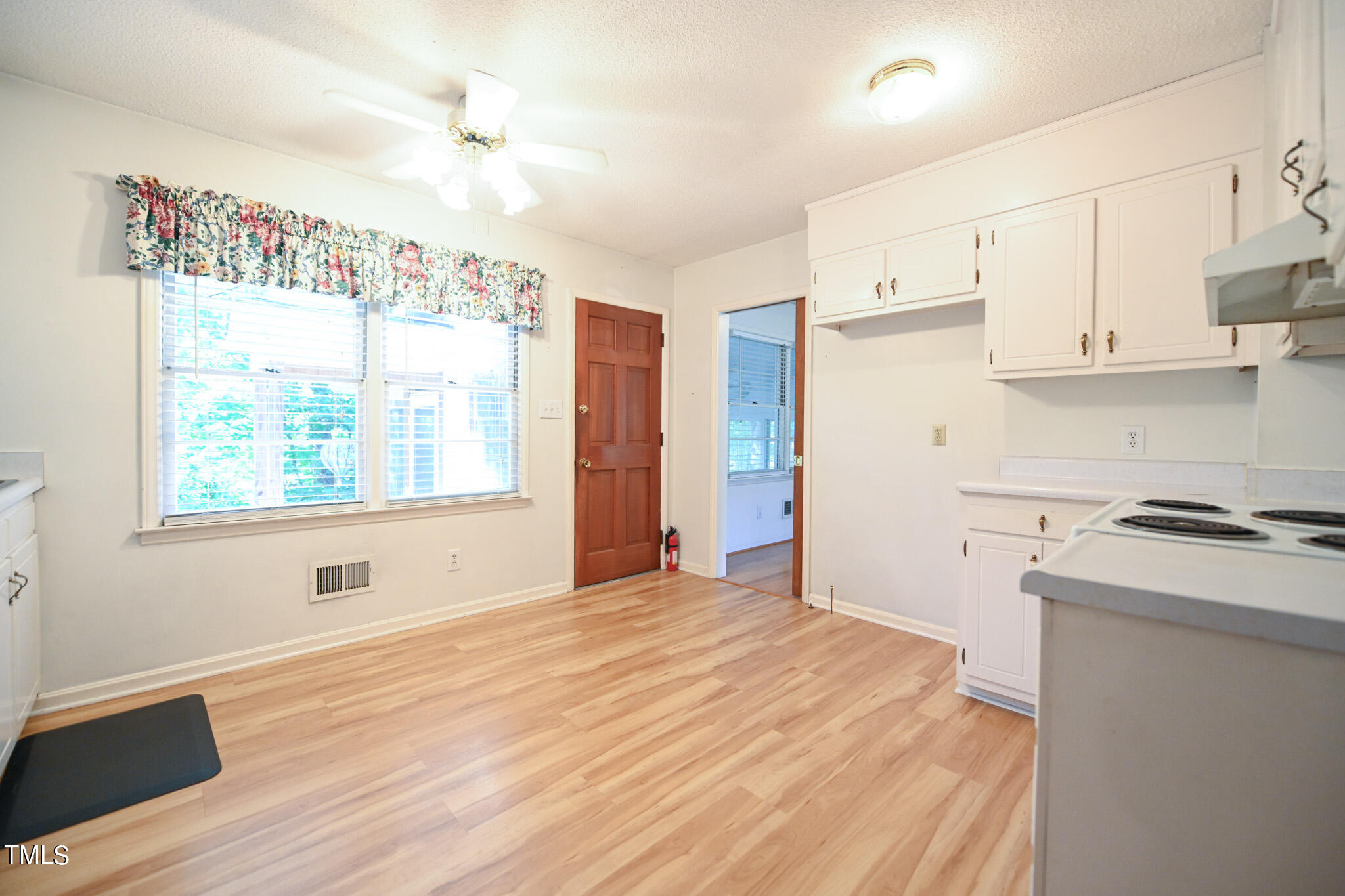 3109 Edgetone Drive Raleigh, NC 27604 - Photo 14 of 43 014