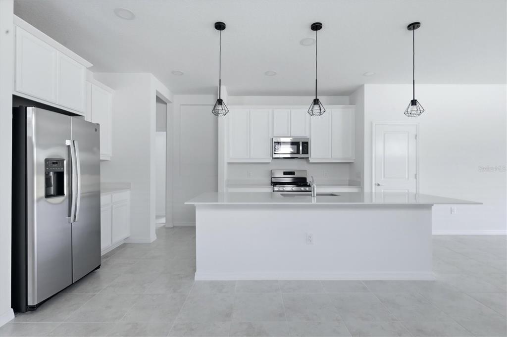 8113 Sternway Road Sarasota, FL 34240 - Photo 15 of 85
