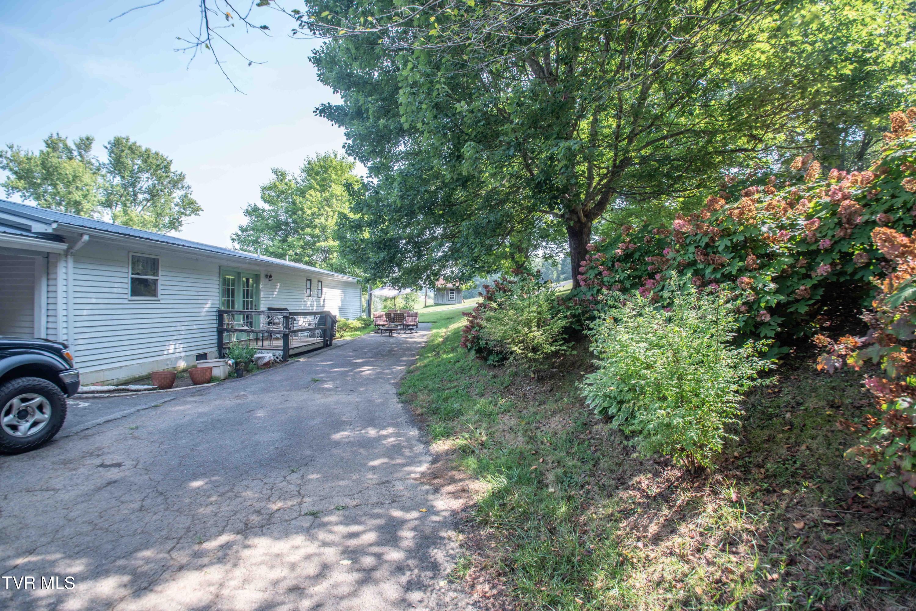 900 Tucker Hollow Road West Fall Branch, TN 37656 - Photo 18 of 22 900 Tucker Hiollow-18