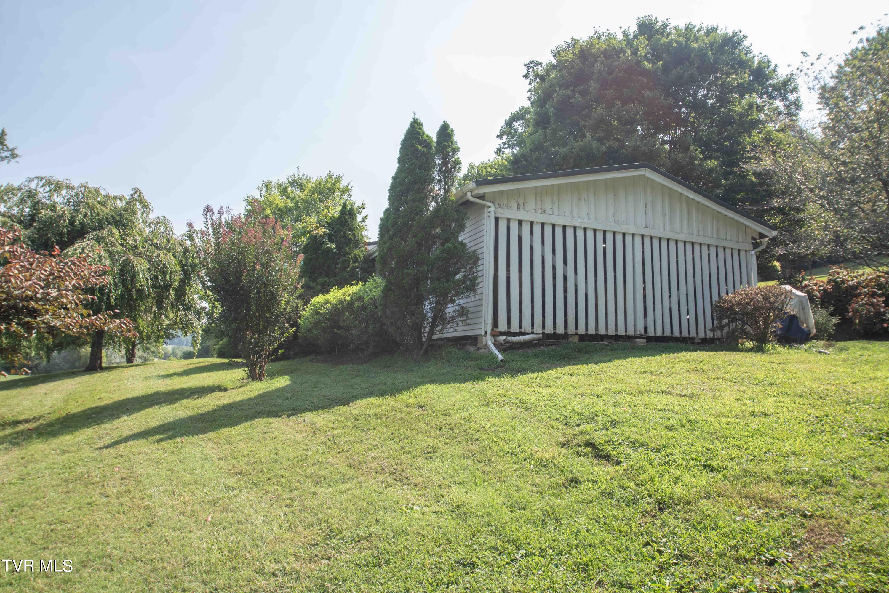 900 Tucker Hollow Road West Fall Branch, TN 37656 - Photo 22 of 22 900 Tucker Hiollow-24