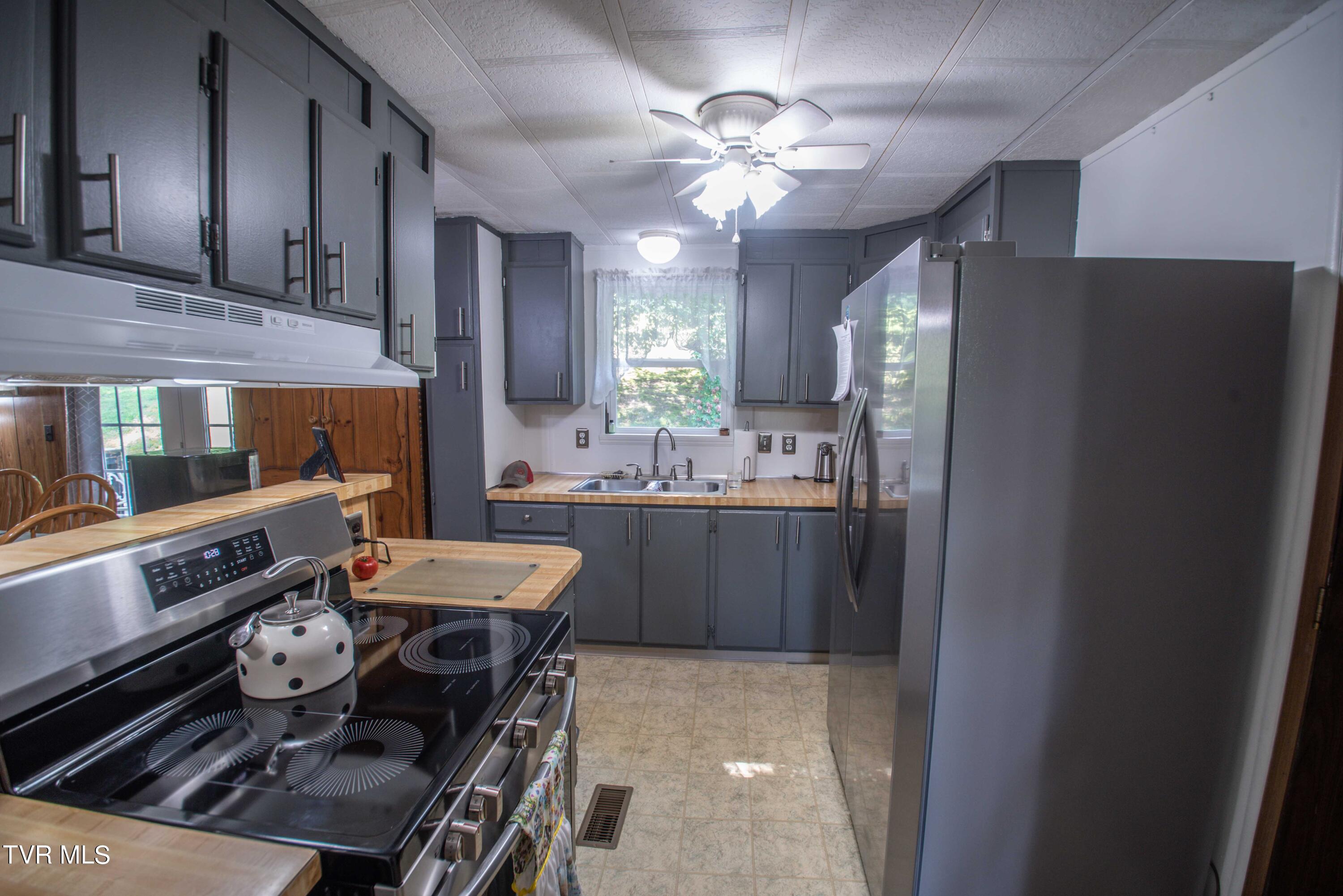 900 Tucker Hollow Road West Fall Branch, TN 37656 - Photo 5 of 22 900 Tucker Hiollow-5