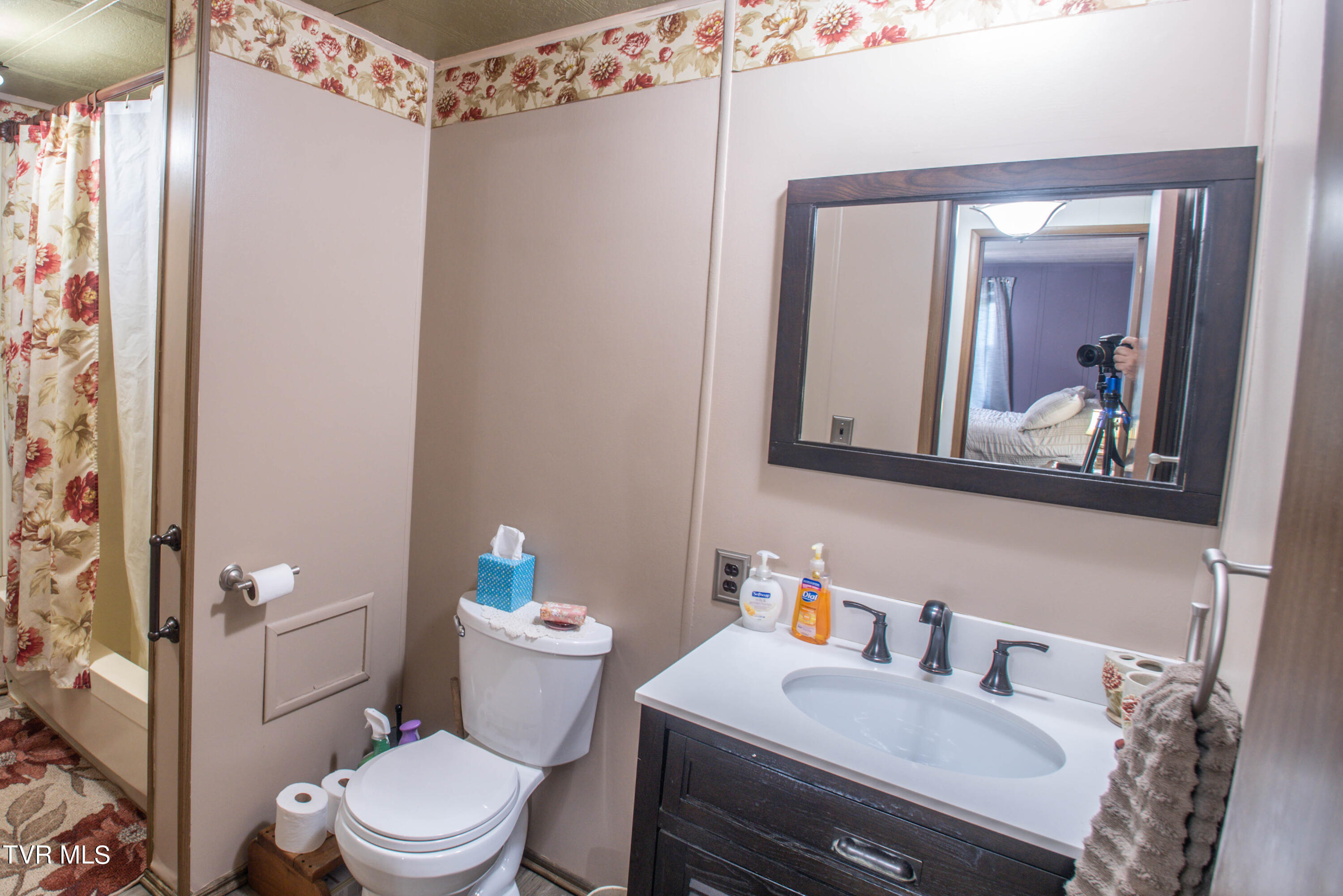 900 Tucker Hollow Road West Fall Branch, TN 37656 - Photo 8 of 22 900 Tucker Hiollow-8