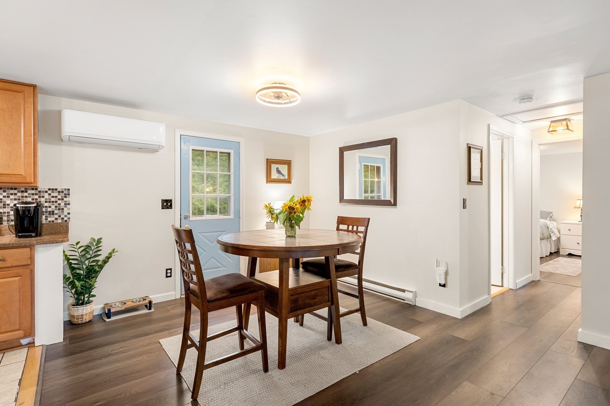 41 Woodland Road Uxbridge, MA 01569 - Photo 4 of 31 Gallery Image 4