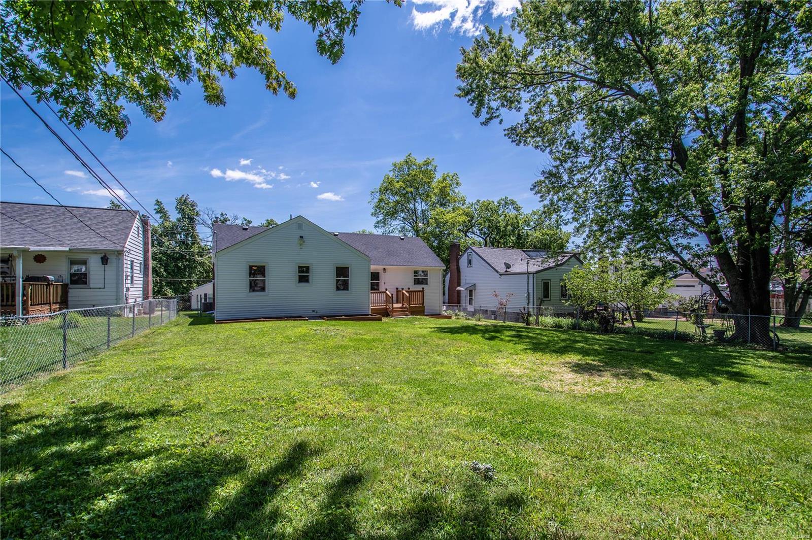 9509 MacKenzie Road St. Louis, MO 63123 - Photo 43 of 44 Gallery Image 43