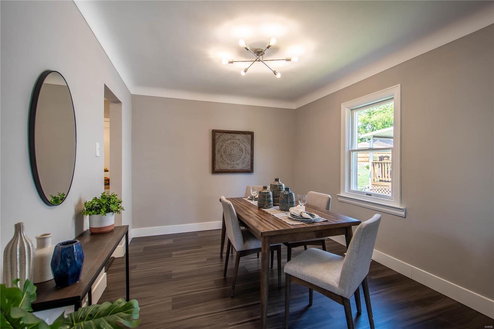 9509 MacKenzie Road St. Louis, MO 63123 - Photo 10 of 44 Gallery Image 10