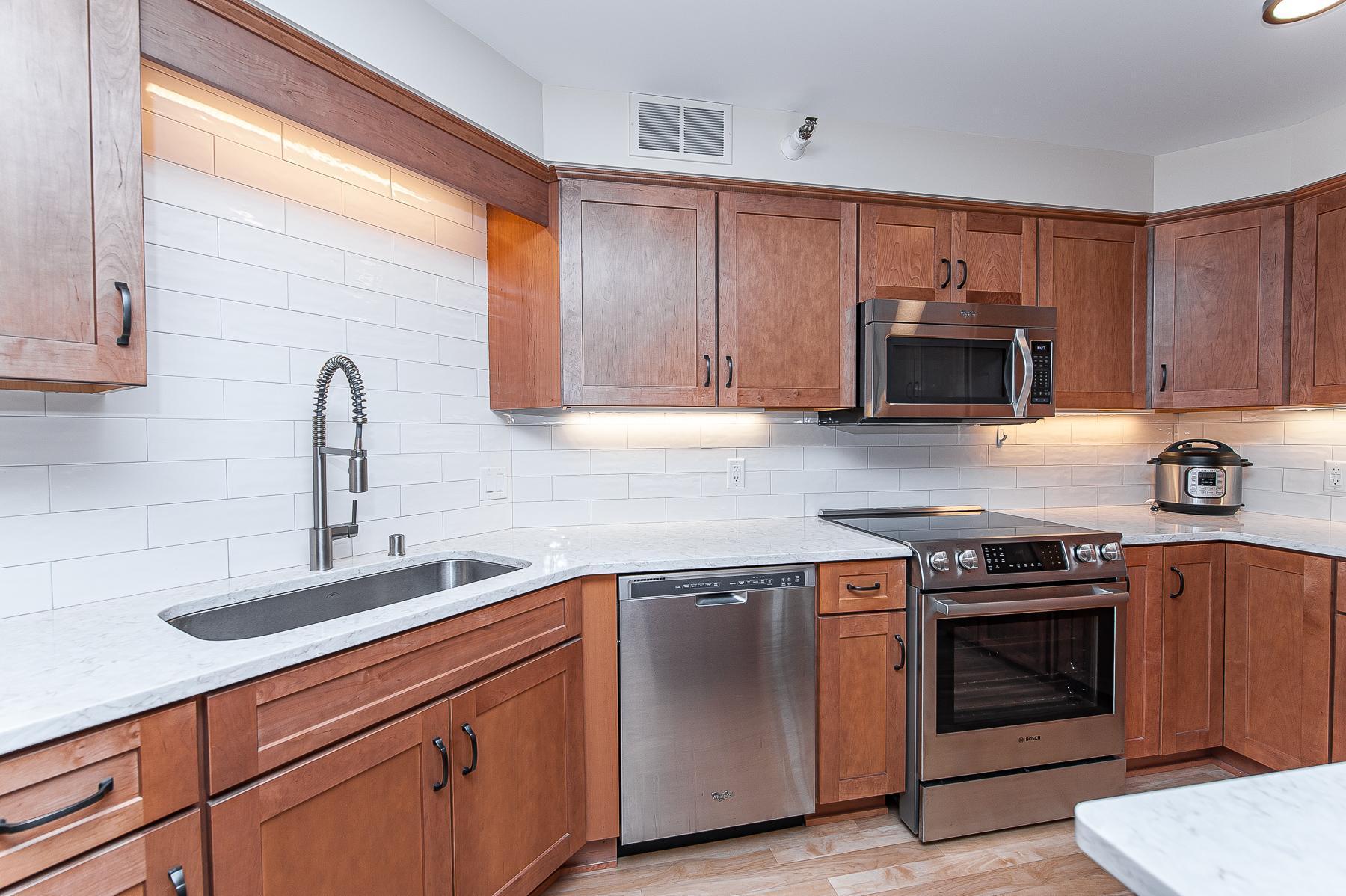 600 4th Street Southwest, Unit 404 Rochester, MN 55902 - Photo 8 of 33 Gallery Image 8