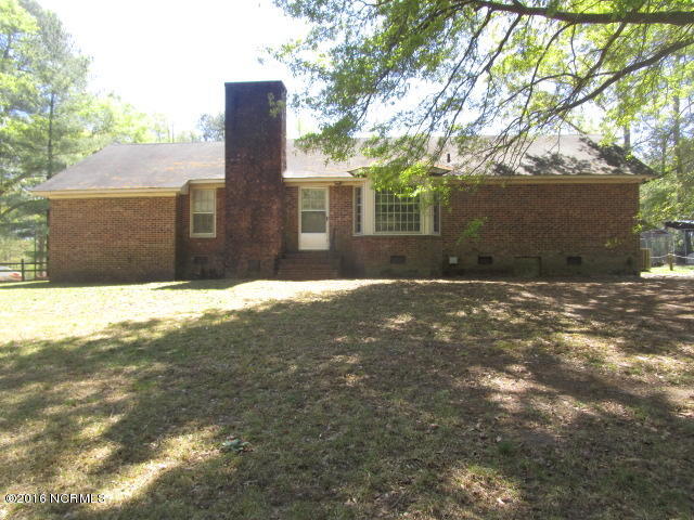 168 Whit Road Newton Grove, NC 28366 - Photo 2 of 12 IMG_1595