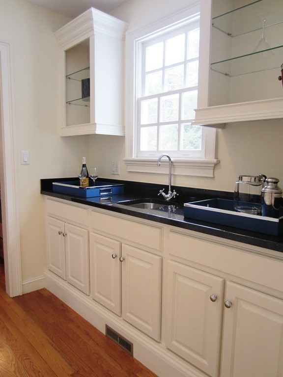 15 Glen Brook Road Wellesley, MA 02481 - Photo 5 of 24 Gallery Image 5