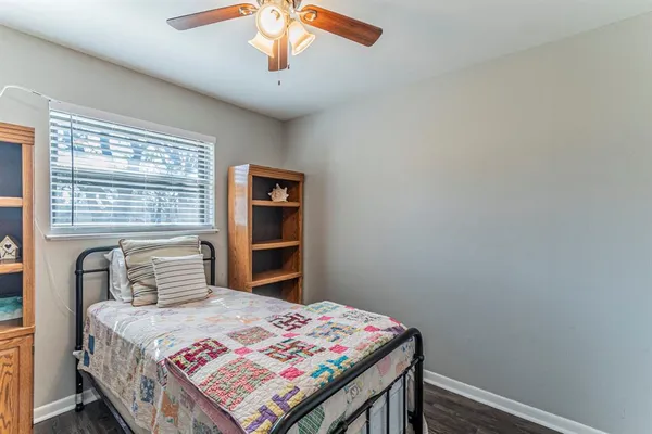 $1,900 | 708 North Stewart Street, Azle, TX 76020