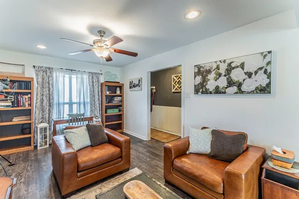 $1,900 | 708 North Stewart Street, Azle, TX 76020