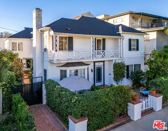 $3,650 | 441 1/2 South Palm Drive, Beverly Hills, CA 90212