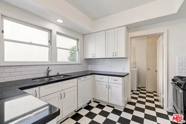 $3,650 | 441 1/2 South Palm Drive, Beverly Hills, CA 90212