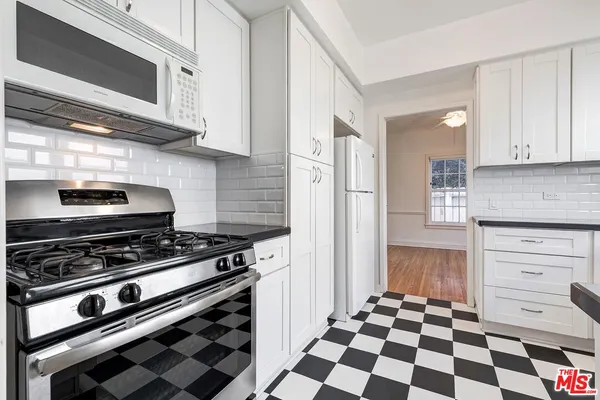 $3,650 | 441 1/2 South Palm Drive, Beverly Hills, CA 90212