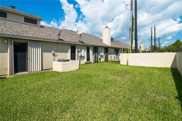 $244,900 | 102 Sugar Creek Drive, Rockport, TX 78382