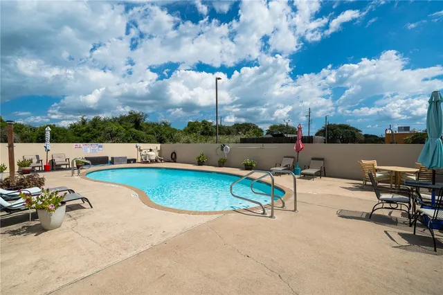$244,900 | 102 Sugar Creek Drive, Rockport, TX 78382