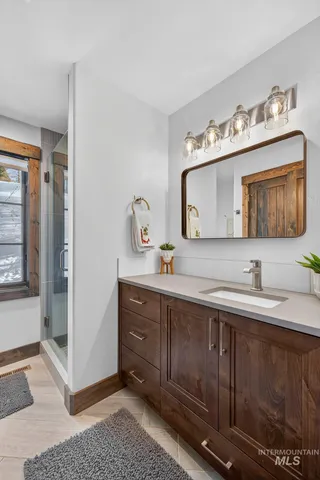 $1,195,000 | 71 Golden Bar Court, Donnelly, ID 83615