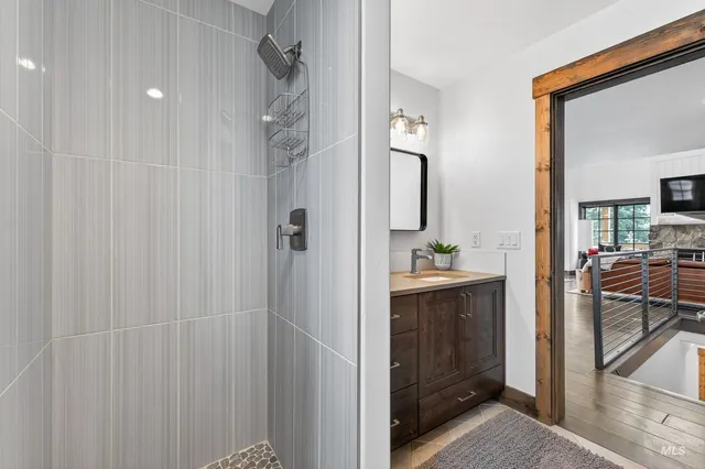 $1,195,000 | 71 Golden Bar Court, Donnelly, ID 83615