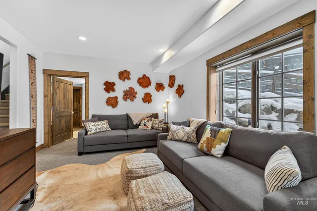 $1,195,000 | 71 Golden Bar Court, Donnelly, ID 83615