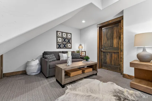 $1,195,000 | 71 Golden Bar Court, Donnelly, ID 83615