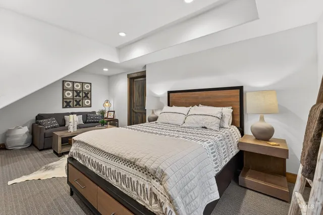 $1,195,000 | 71 Golden Bar Court, Donnelly, ID 83615