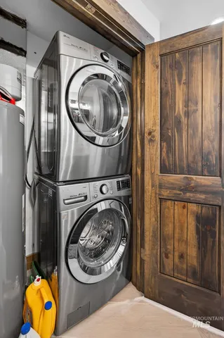 $1,195,000 | 71 Golden Bar Court, Donnelly, ID 83615