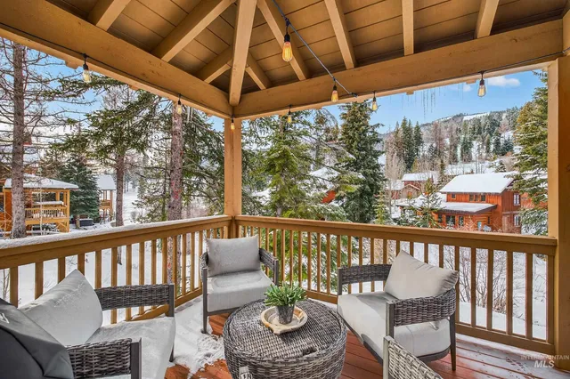 $1,195,000 | 71 Golden Bar Court, Donnelly, ID 83615