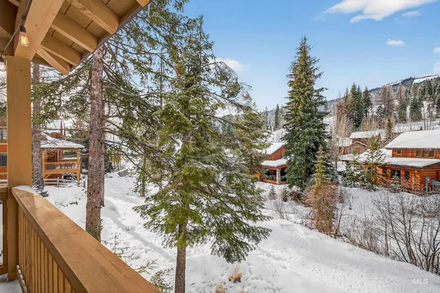 $1,195,000 | 71 Golden Bar Court, Donnelly, ID 83615