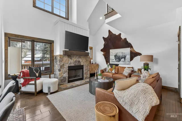 $1,195,000 | 71 Golden Bar Court, Donnelly, ID 83615