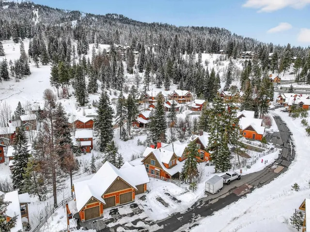 $1,195,000 | 71 Golden Bar Court, Donnelly, ID 83615