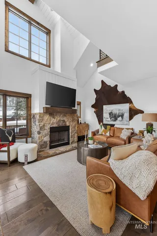 $1,195,000 | 71 Golden Bar Court, Donnelly, ID 83615