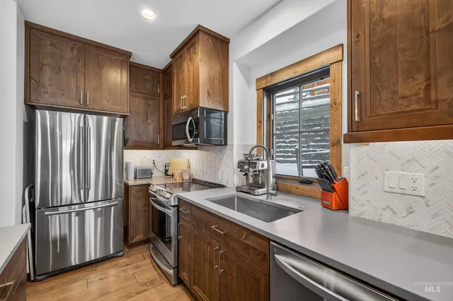 $1,195,000 | 71 Golden Bar Court, Donnelly, ID 83615