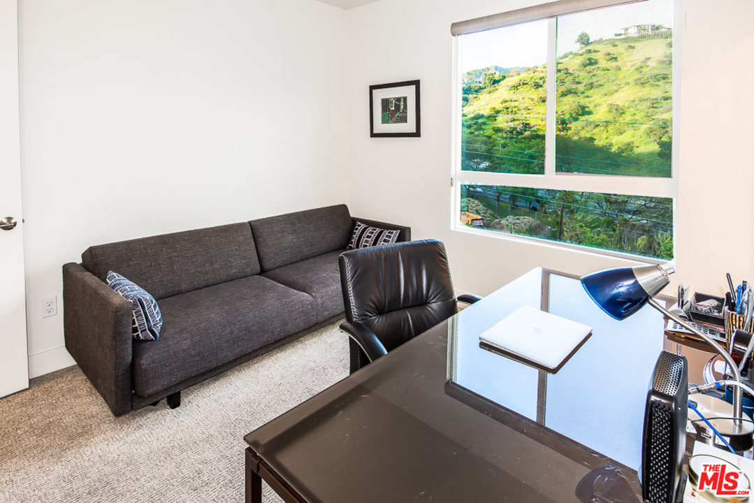 2762 Wright Lane Los Angeles, CA 90068 - Photo 16 of 25