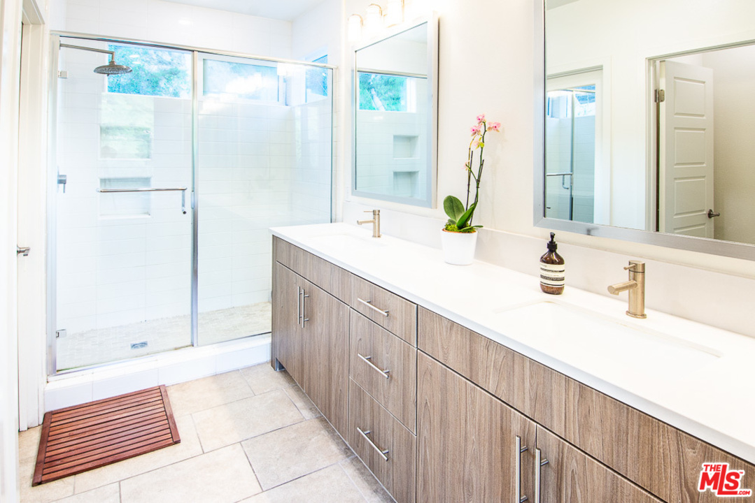 2762 Wright Lane Los Angeles, CA 90068 - Photo 19 of 25