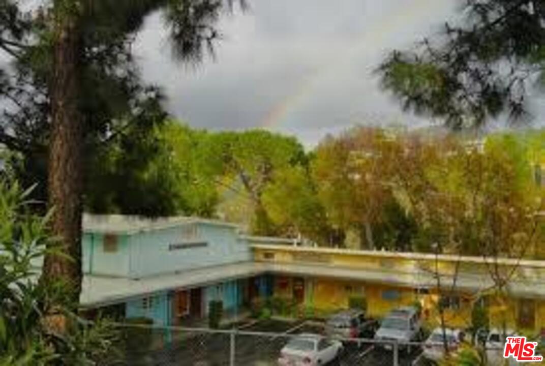 2762 Wright Lane Los Angeles, CA 90068 - Photo 23 of 25