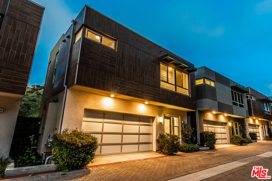 2762 Wright Lane Los Angeles, CA 90068 - Photo 4 of 25