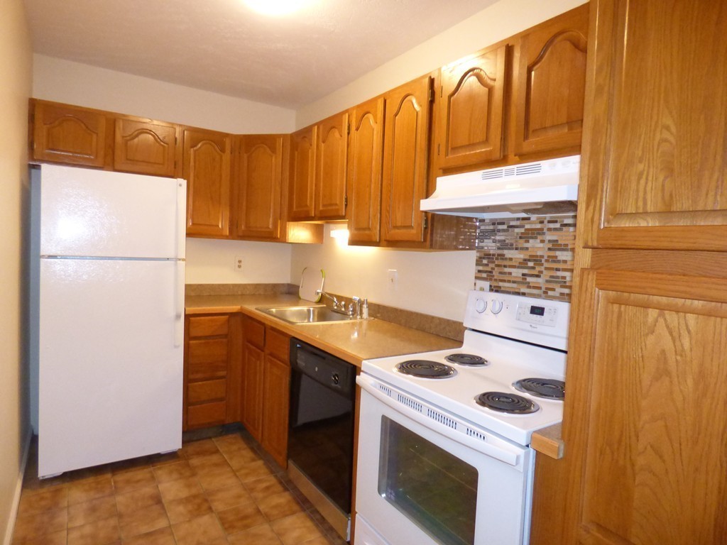 74 Leonard Road, Unit 74 Boxborough, MA 01719 - Photo 6 of 25