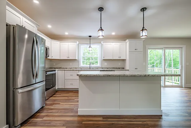 $519,999 | 4 Lochview Drive, Lewiston, ME 04240