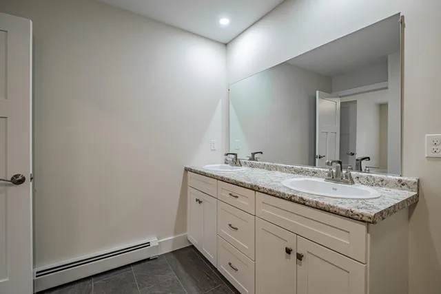 $519,999 | 4 Lochview Drive, Lewiston, ME 04240