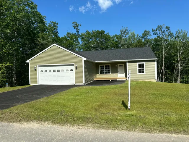 $519,999 | 4 Lochview Drive, Lewiston, ME 04240