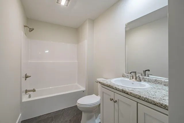 $519,999 | 4 Lochview Drive, Lewiston, ME 04240