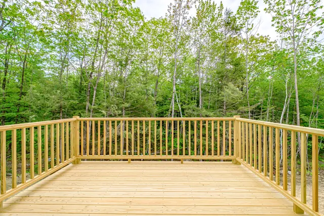 $519,999 | 4 Lochview Drive, Lewiston, ME 04240