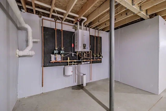 $519,999 | 4 Lochview Drive, Lewiston, ME 04240