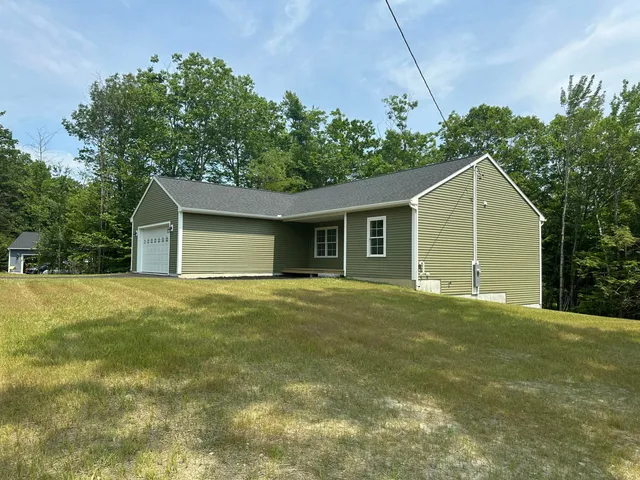 $519,999 | 4 Lochview Drive, Lewiston, ME 04240