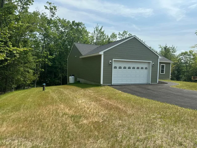 $519,999 | 4 Lochview Drive, Lewiston, ME 04240