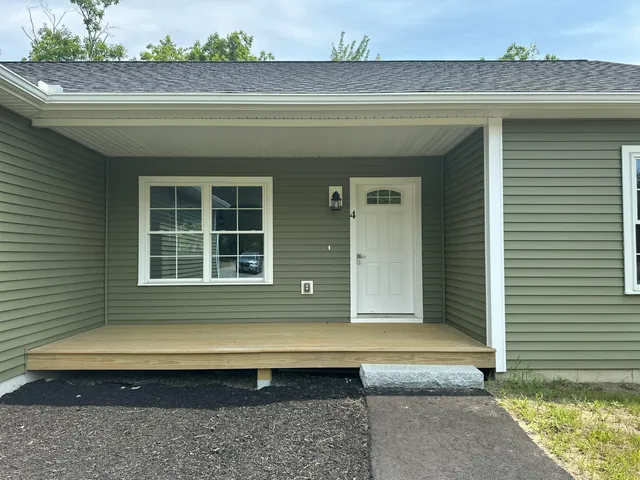 $519,999 | 4 Lochview Drive, Lewiston, ME 04240