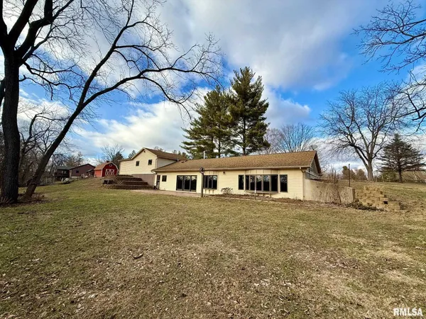 $309,000 | 15290 New Salem Bluff Road, Petersburg, IL 62675