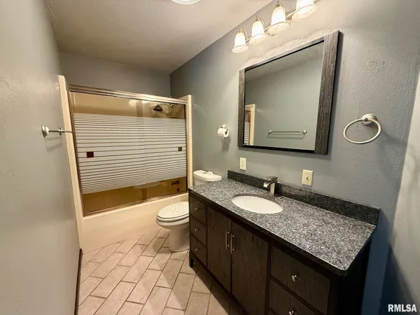 $309,000 | 15290 New Salem Bluff Road, Petersburg, IL 62675