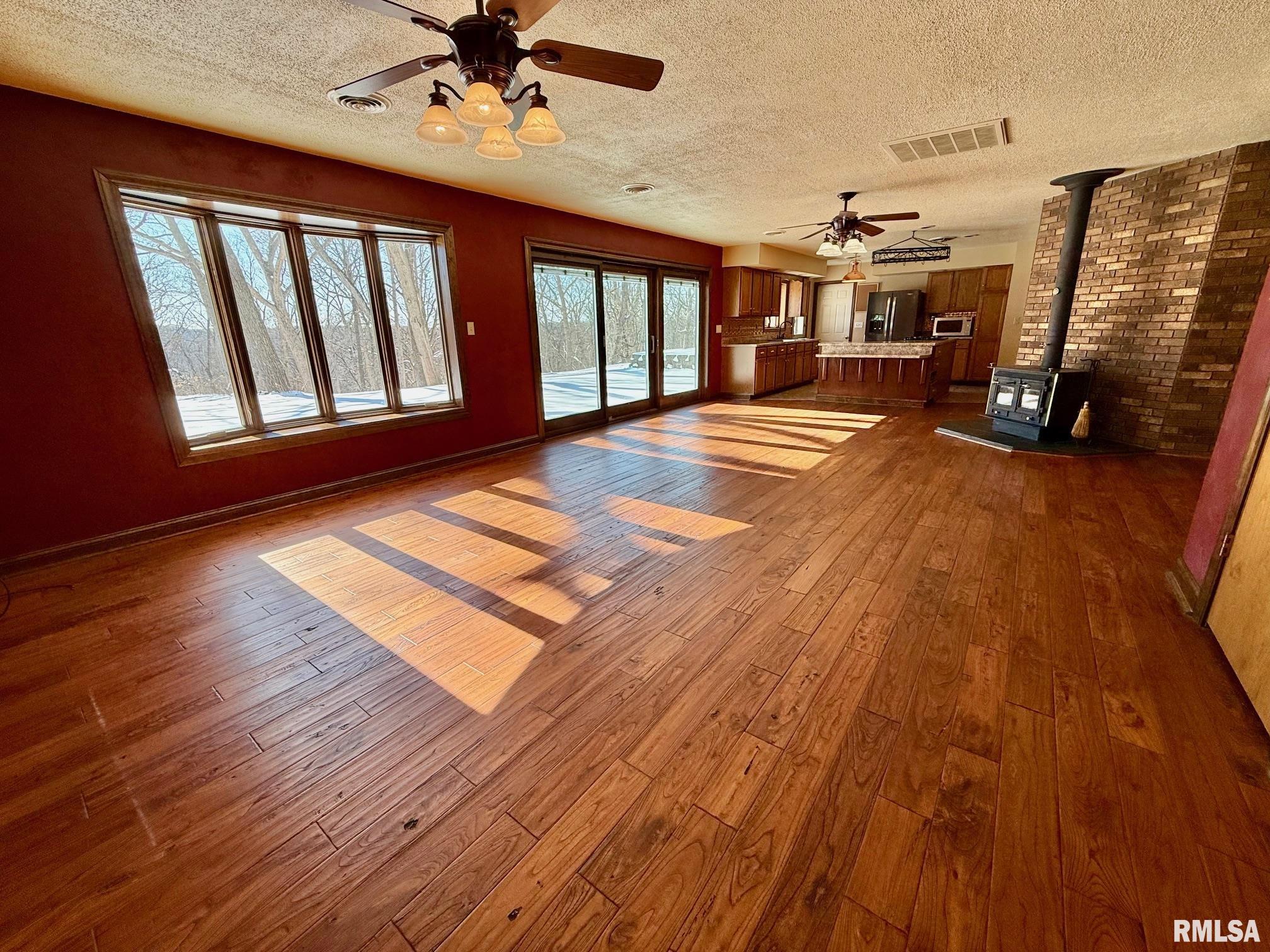 15290 New Salem Bluff Road Petersburg, IL 62675 - Photo 3 of 43